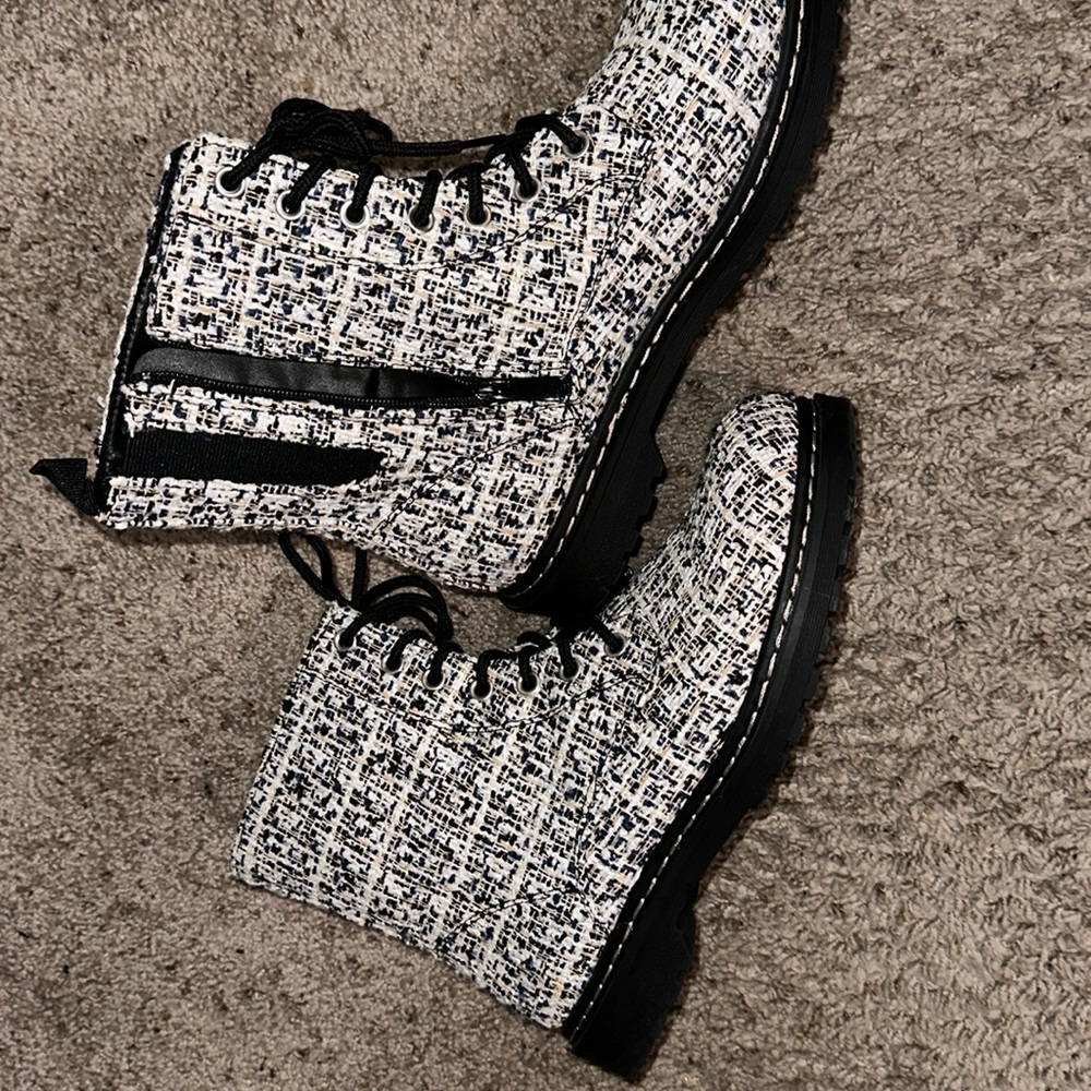 Excellent condition - Picture 2 of 3